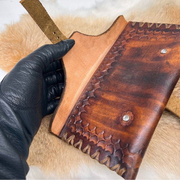 Genuine Thick Leather Hand Tooled Stylish Wallet Purse with Buckle Closure NWOT - Picture 7 of 11